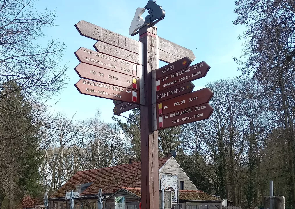 Pijlen in Postel